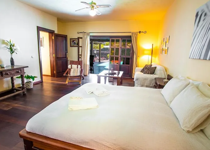 Ana Villa Costa Teguise